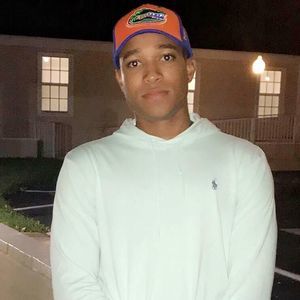 Meet your Posher, Wayne